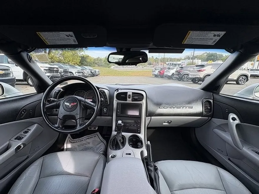 2005 Chevrolet Corvette Base photo 1