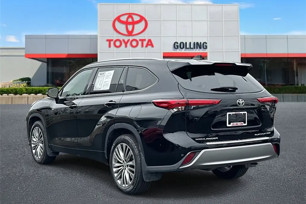 2022 Toyota Highlander Platinum Sport photo 1
