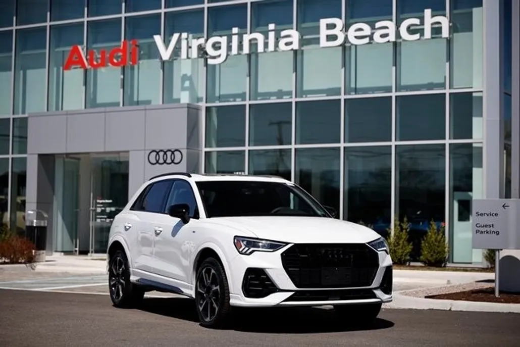 2025 Audi Q3 S line Premium Plus photo 1