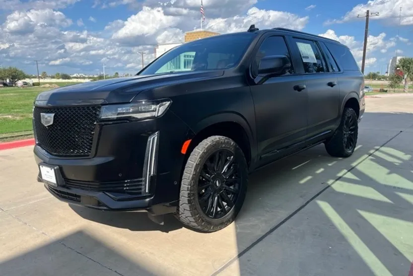 2023 Cadillac Escalade ESV Premium Luxury photo 1