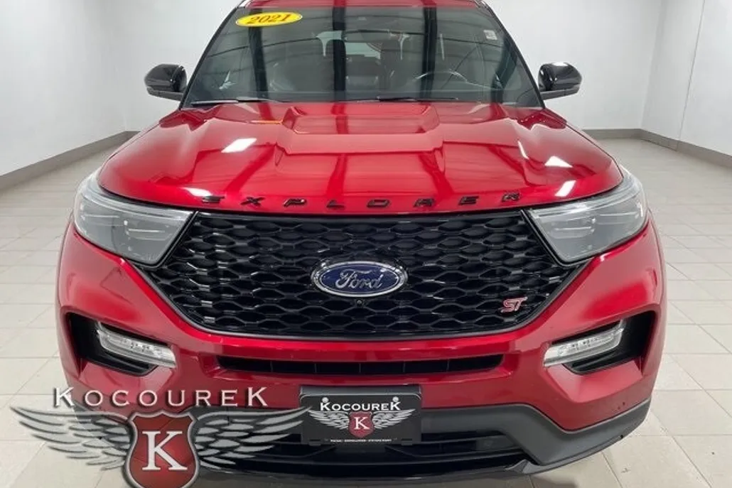 2021 Ford Explorer ST photo 1