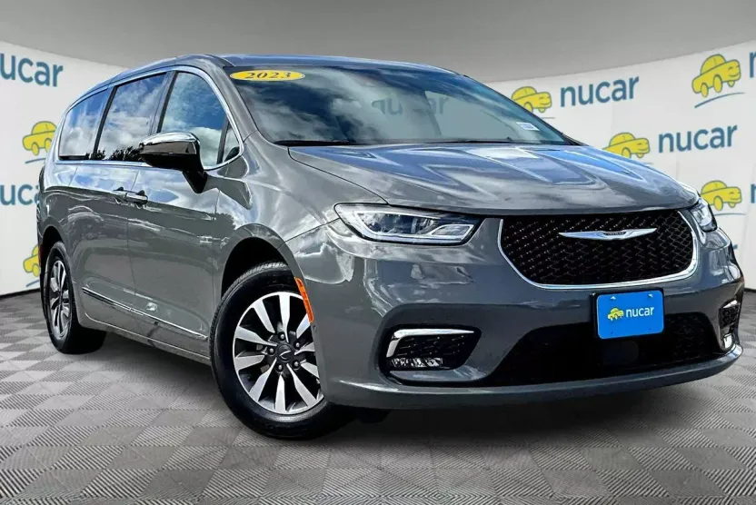 2023 Chrysler Pacifica Hybrid Limited photo 1