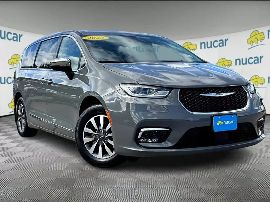 2023 Chrysler Pacifica Hybrid Limited photo 1