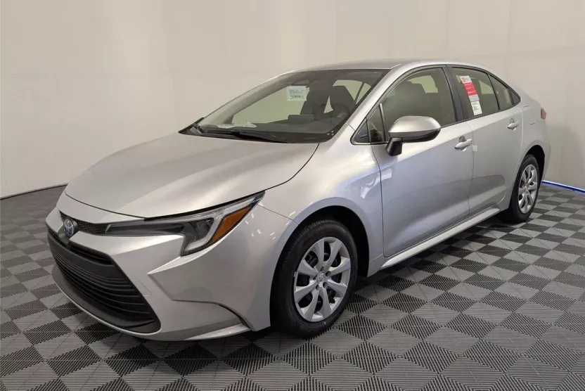 2025 Toyota Corolla Hybrid LE photo 1