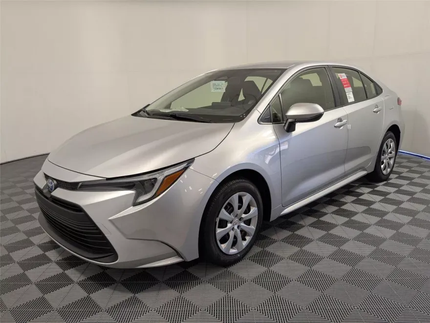 2025 Toyota Corolla Hybrid LE photo 1