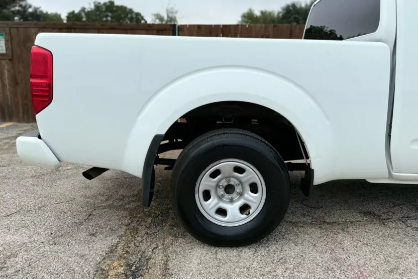2017 Nissan Frontier King Cab S photo 1