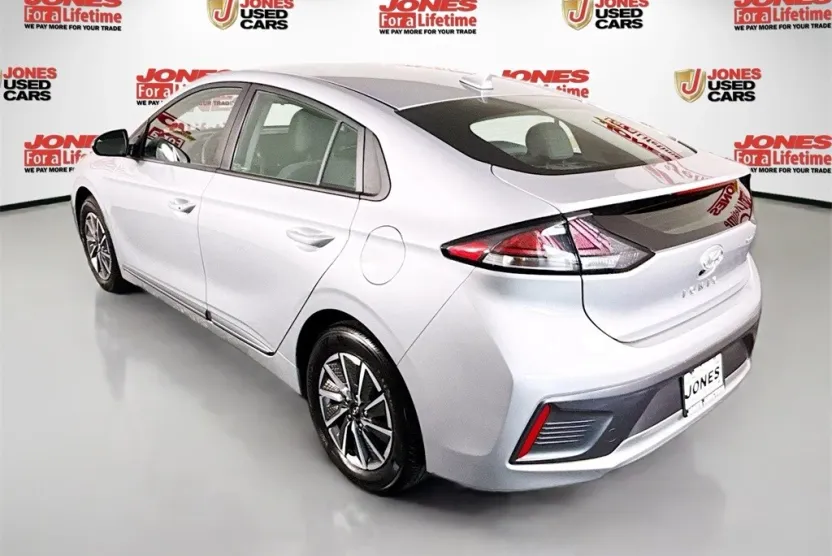 2021 Hyundai Ioniq Electric SE photo 1