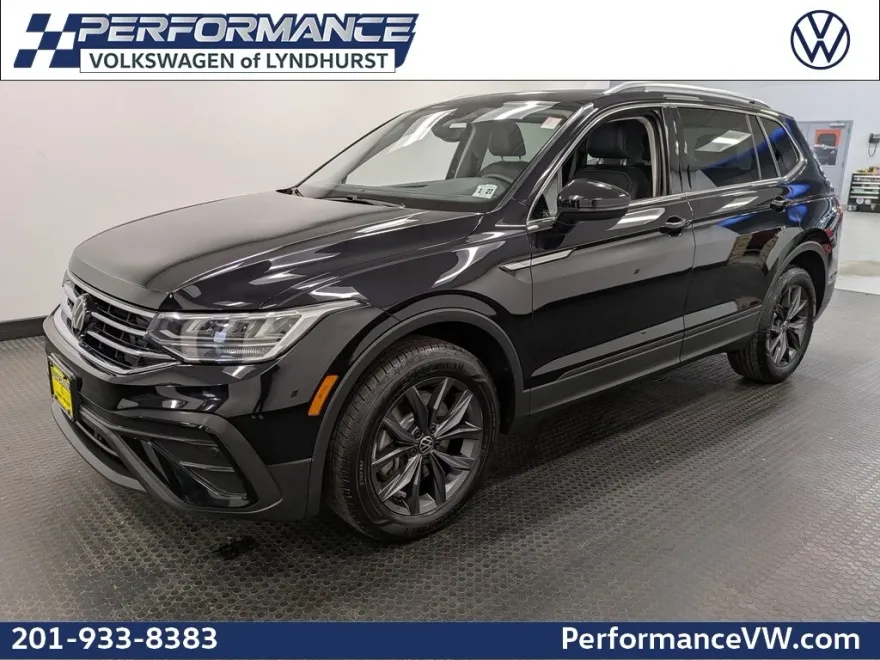 2022 Volkswagen Tiguan SE photo 1