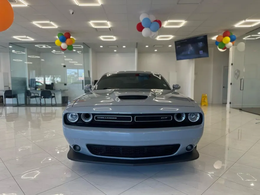 2022 Dodge Challenger GT photo 1