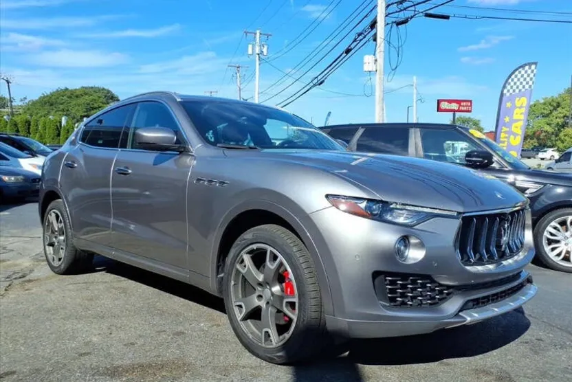 2017 Maserati Levante photo 1