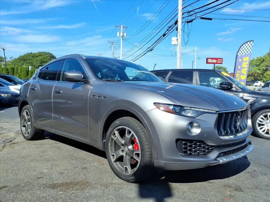 2017 Maserati Levante photo 1