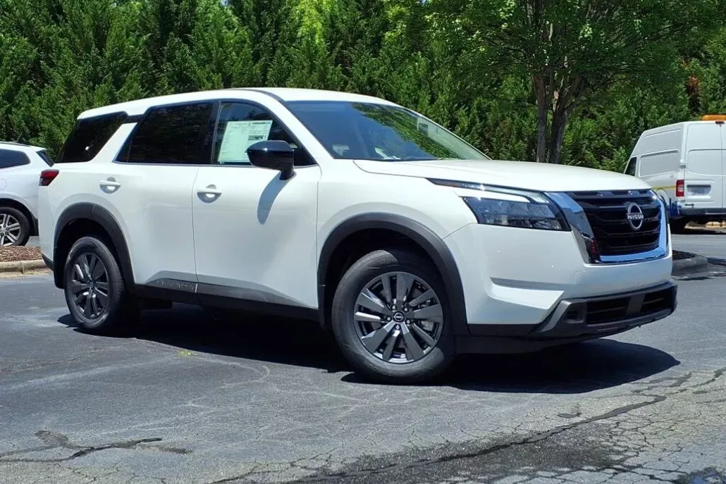 2025 Nissan Pathfinder S photo 1