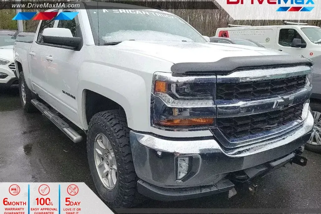 2017 Chevrolet Silverado 1500 LT photo 1