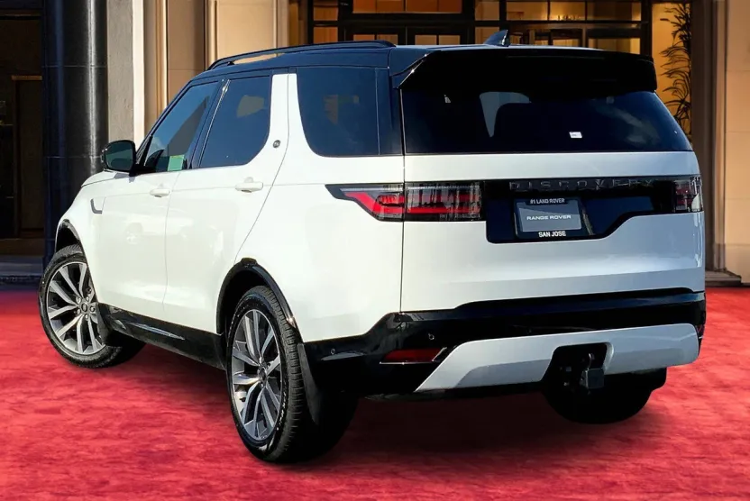 2025 Land Rover Discovery SE photo 1