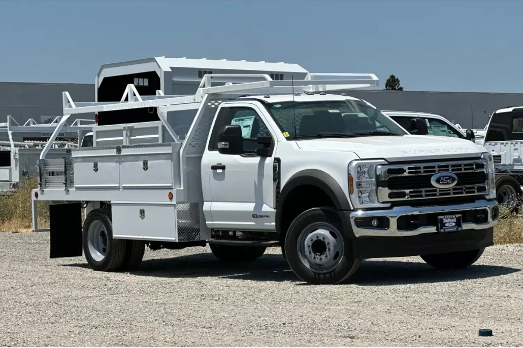 2024 Ford F-550 photo 1