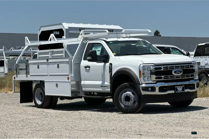 2024 Ford F-550 photo 1
