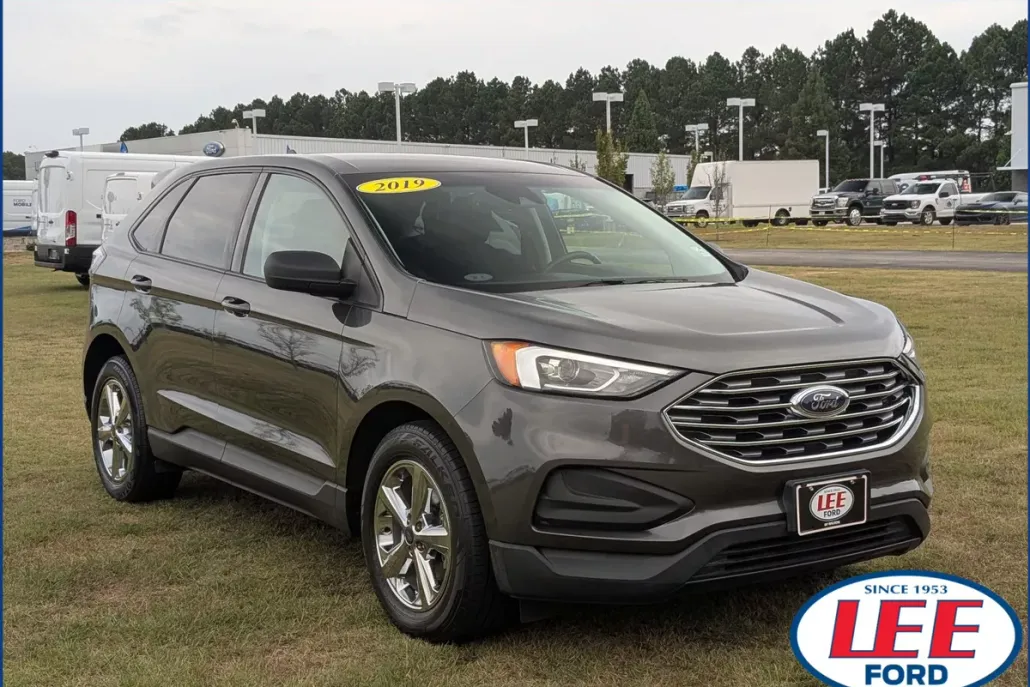 2019 Ford Edge SE photo 1