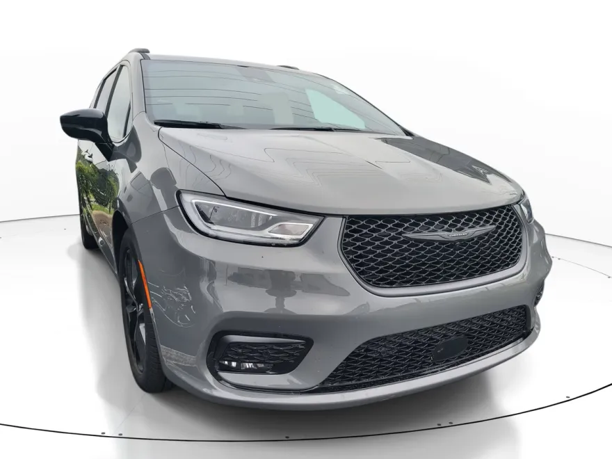 2025 Chrysler Pacifica Limited photo 1