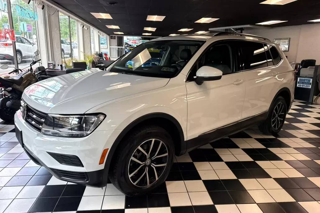 2021 Volkswagen Tiguan SEL photo 1