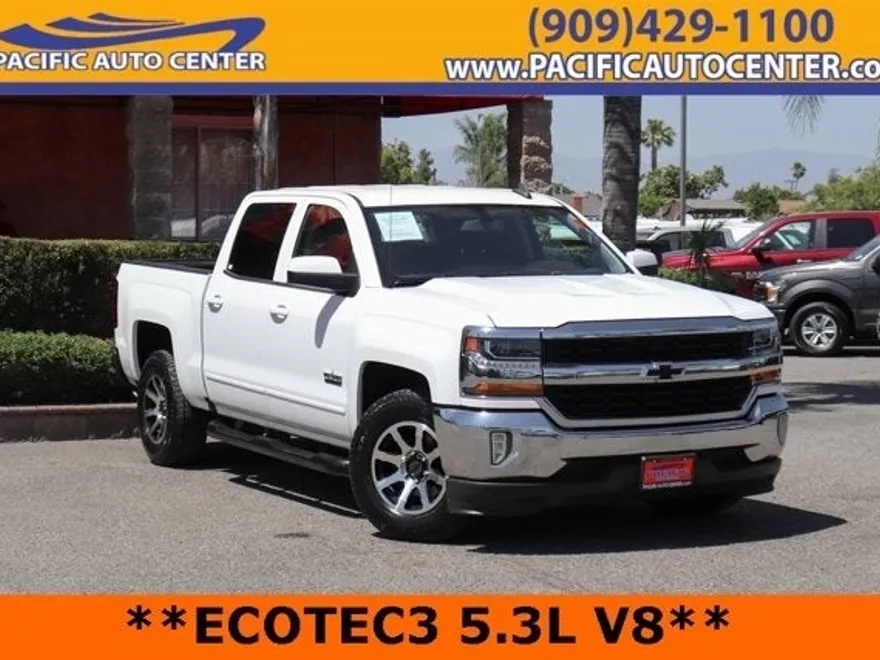 2017 Chevrolet Silverado 1500 LT photo 1