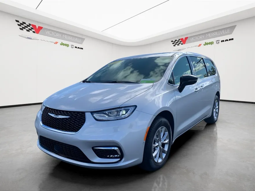 2026 Chrysler Pacifica photo 1