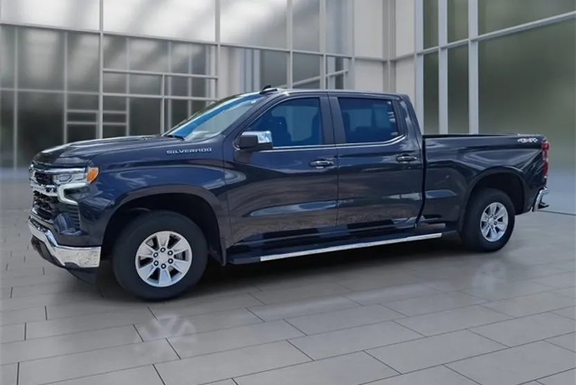 2024 Chevrolet Silverado 1500 LT photo 1
