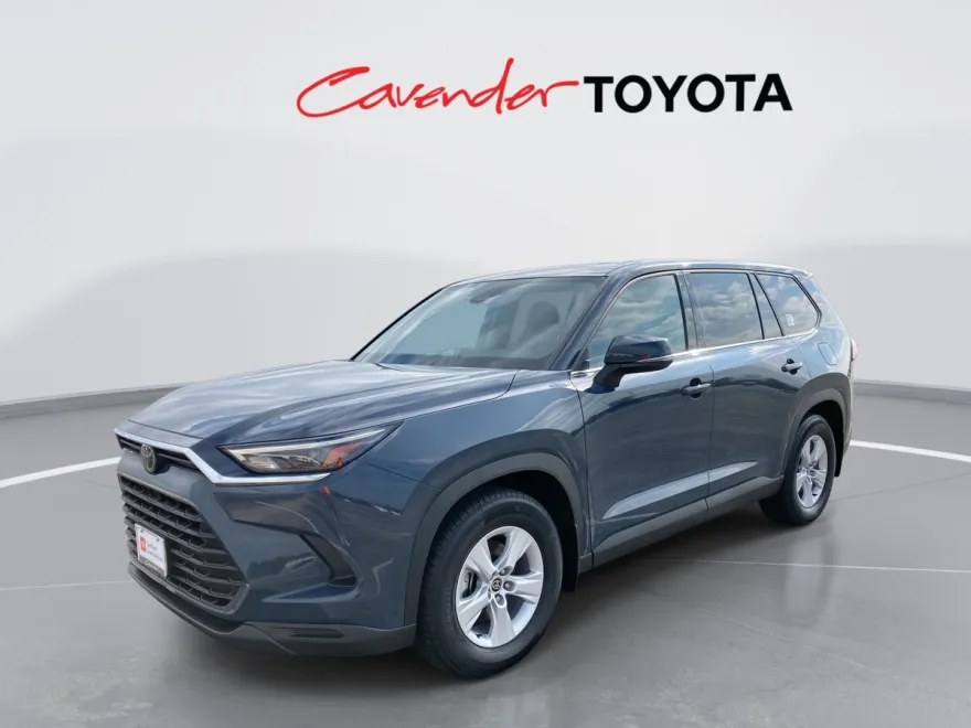 2025 Toyota Grand Highlander LE photo 1