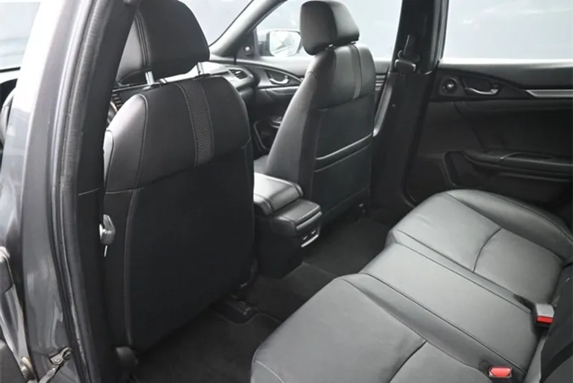 2021 Honda Civic Sport Touring photo 1
