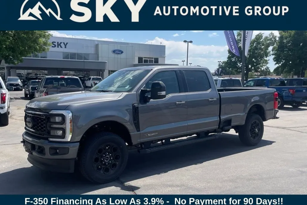 2025 Ford F-350 Lariat photo 1