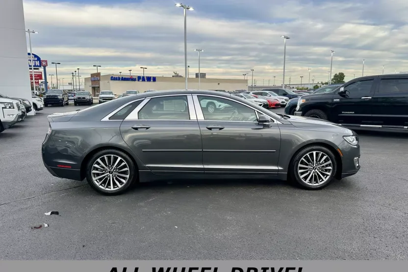 2020 Lincoln MKZ Standard photo 1