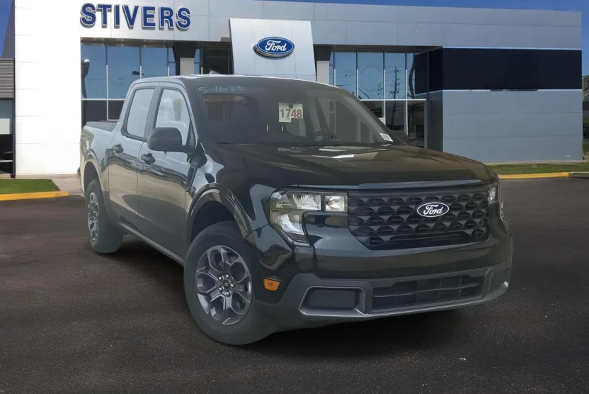 2025 Ford Maverick XLT photo 1