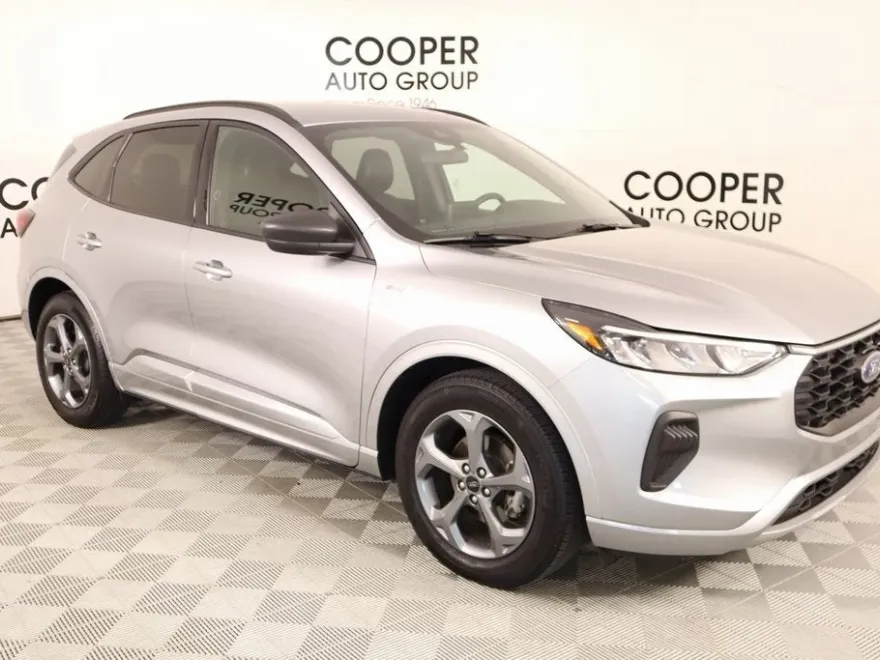 2024 Ford Escape ST-Line photo 1