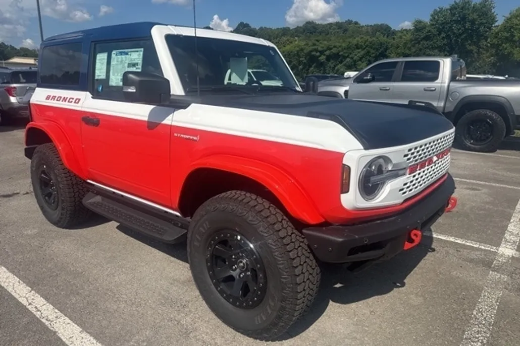 2025 Ford Bronco First Edition photo 1