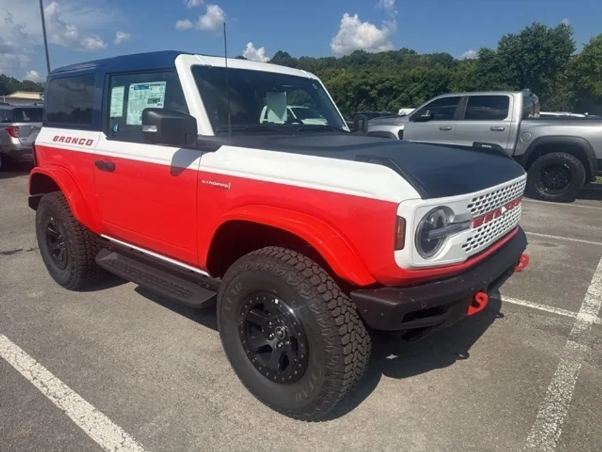 2025 Ford Bronco First Edition photo 1