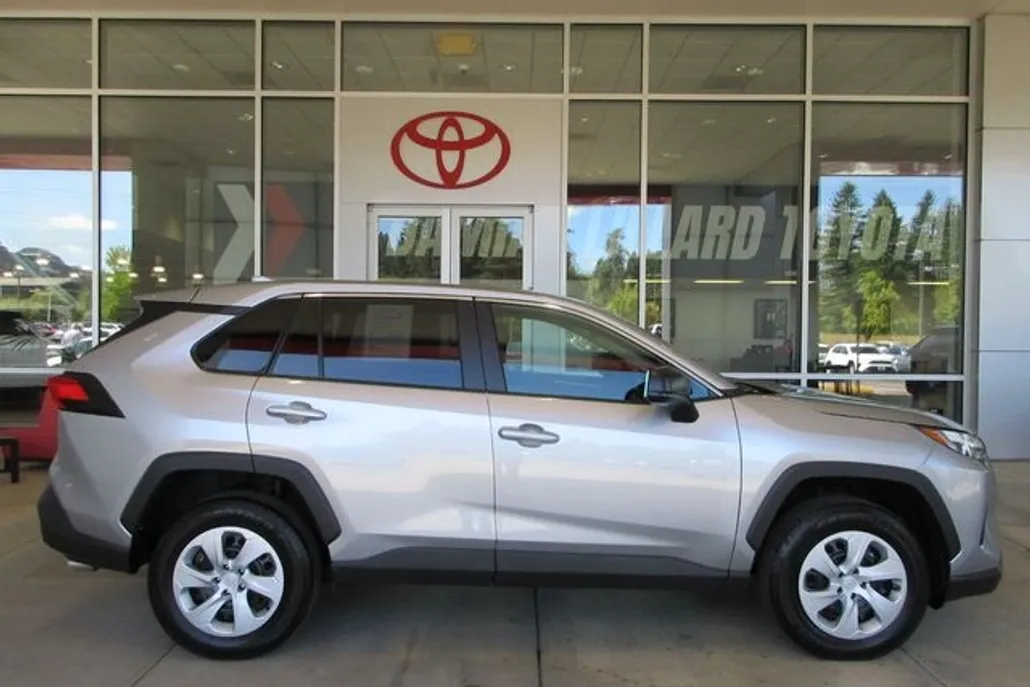 2025 Toyota RAV4 LE photo 1