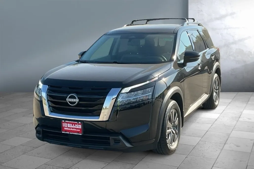 2022 Nissan Pathfinder SV photo 1