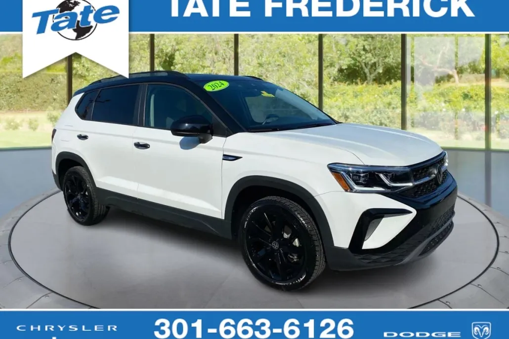 2024 Volkswagen Taos SE photo 1