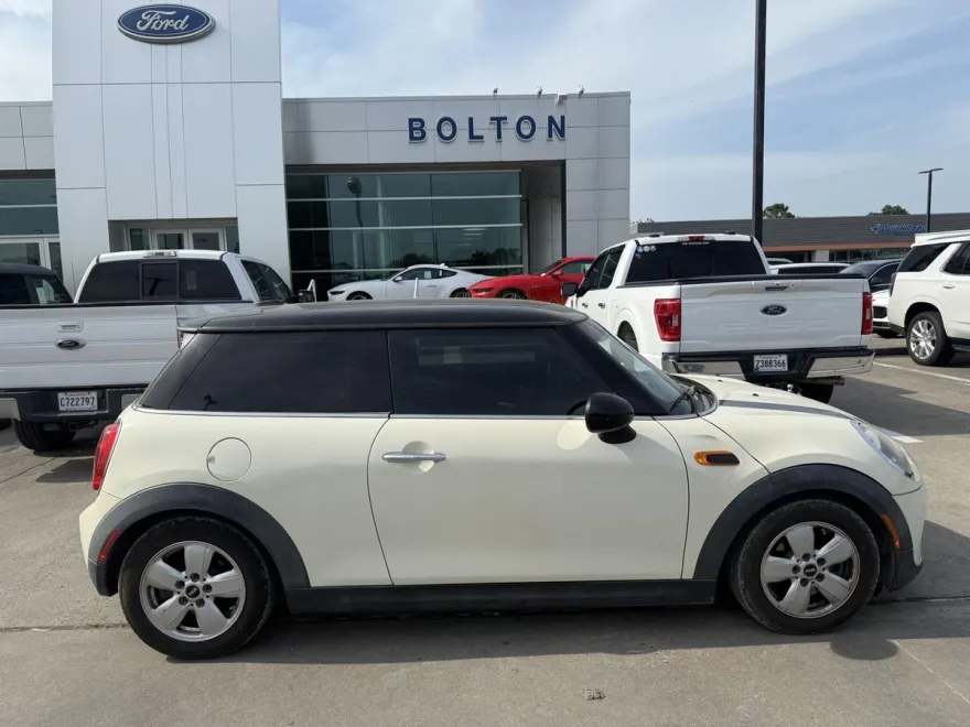 2015 Mini Cooper 2 Door Hardtop photo 1