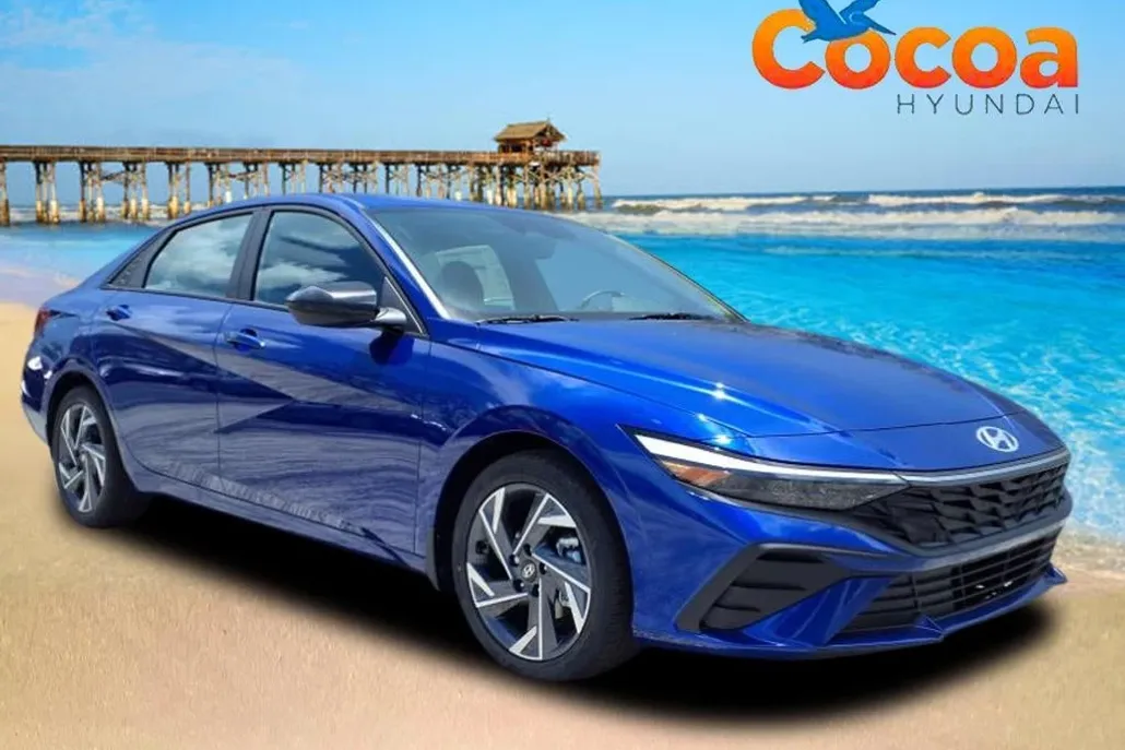 2025 Hyundai Elantra SEL Sport photo 1