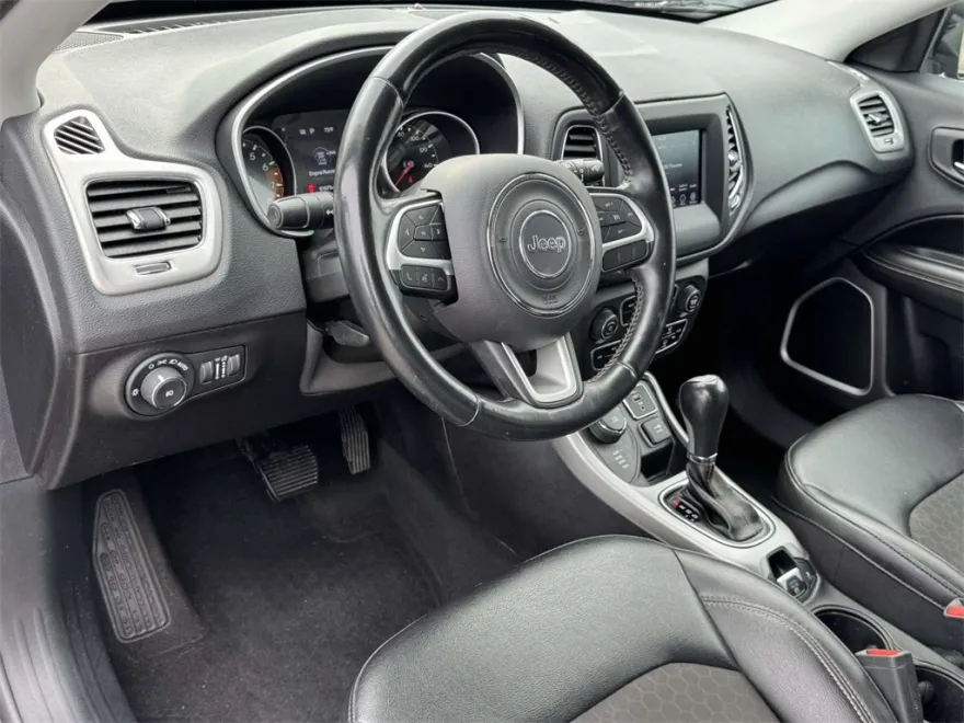2020 Jeep Compass Latitude photo 1