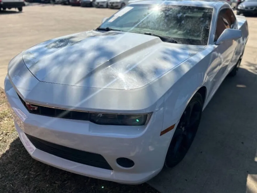 2015 Chevrolet Camaro 1LT photo 1