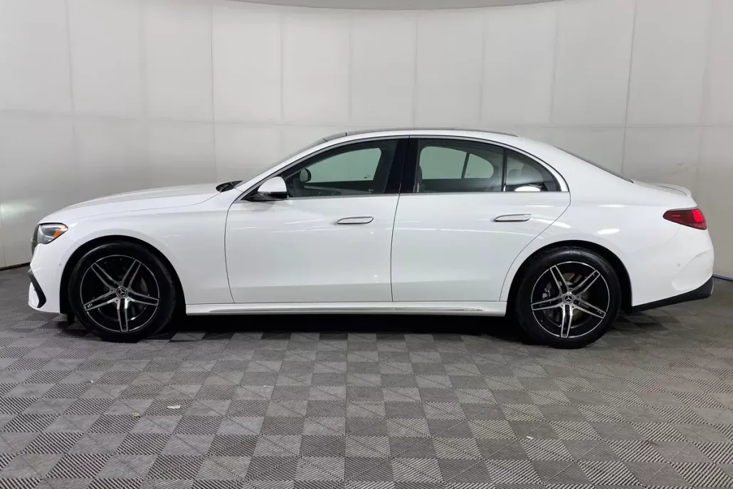 2026 Mercedes Benz E 450 Sedan photo 1