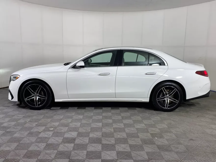 2026 Mercedes Benz E 450 Sedan photo 1
