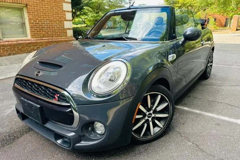 2017 Mini Cooper S Convertible photo 1