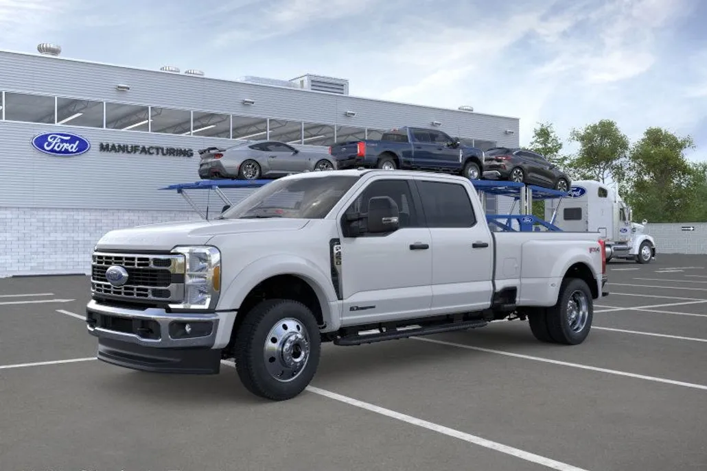 2026 Ford F-450 XLT photo 1