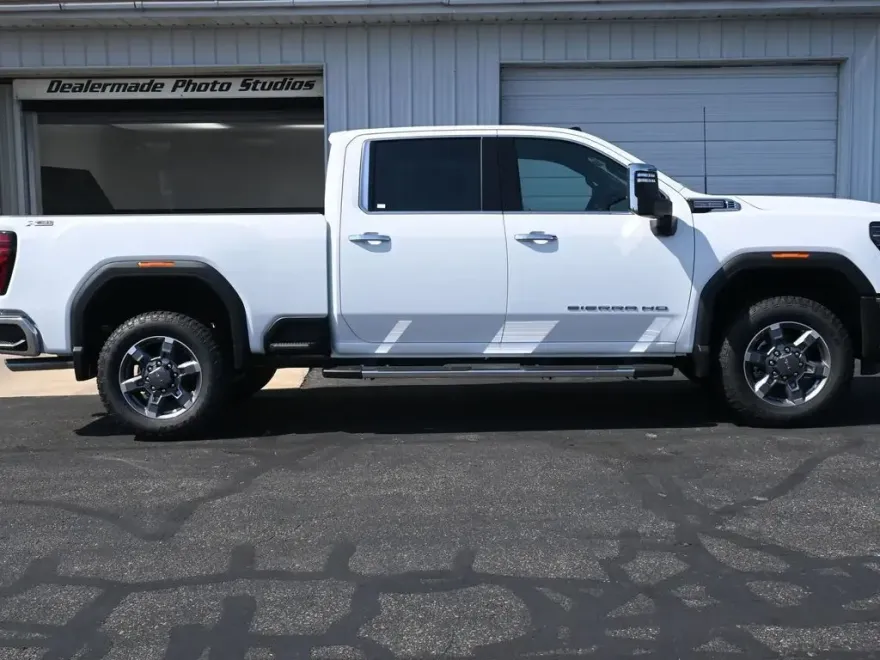 2025 Gmc Sierra HD SLT photo 1