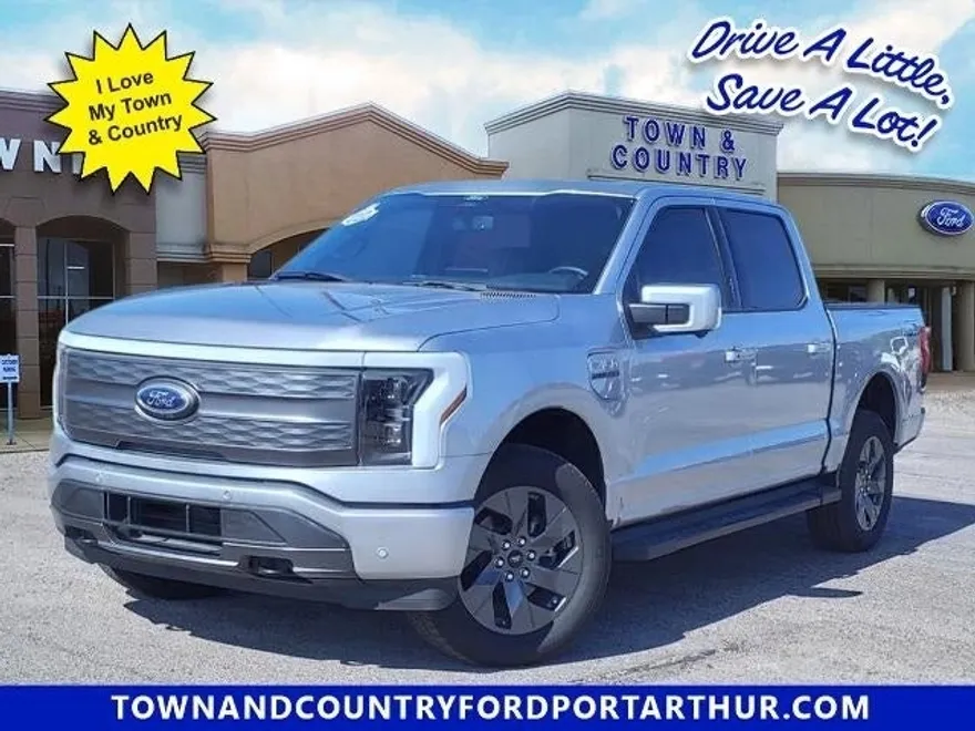 2022 Ford F-150 Lightning Lariat photo 1