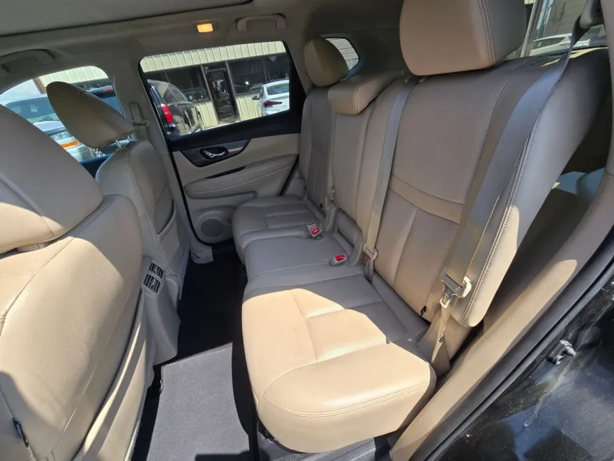 2016 Nissan Rogue SL photo 1