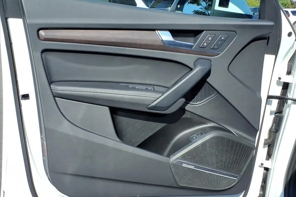 2024 Audi Q5 S line Premium Plus photo 1