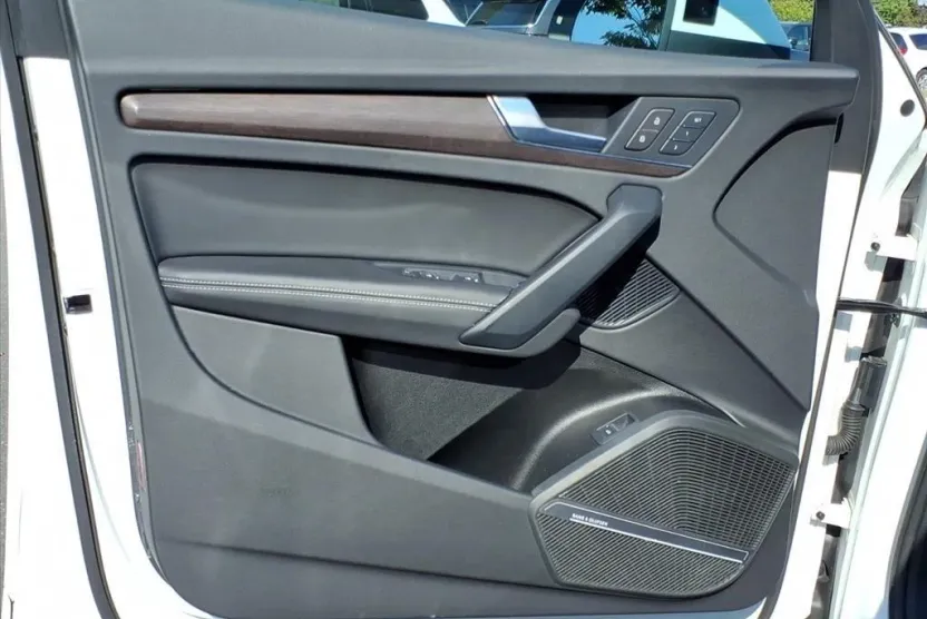 2024 Audi Q5 S line Premium Plus photo 1